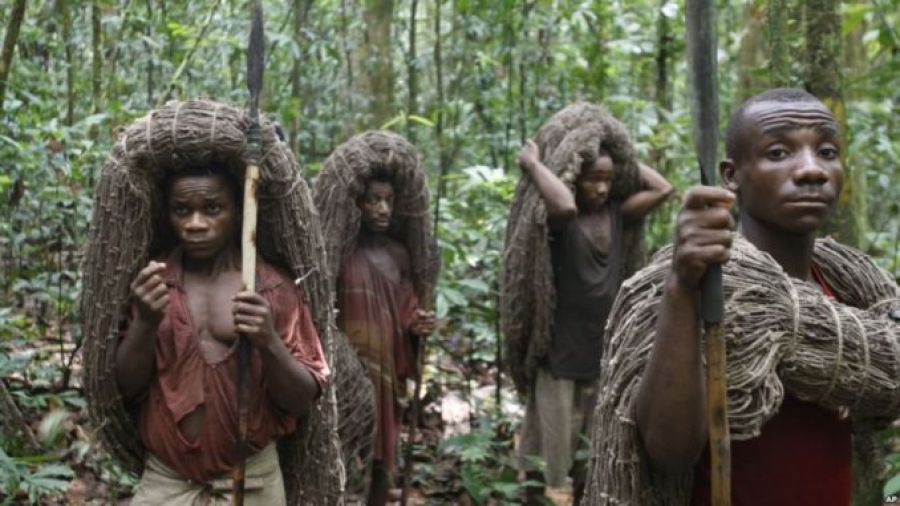 La société Civile environnementale a offert des moulins aux peuples autochtones appelés  pygmées (Twa) riverains de la réserve naturelle dans le Sud-Kivu